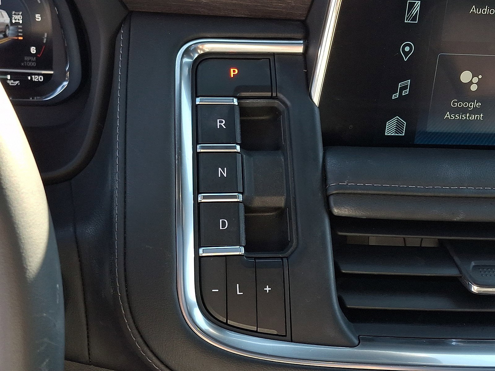 Used 2024 Chevrolet Tahoe Z71 w/ Z71 Off-Road Package image 14