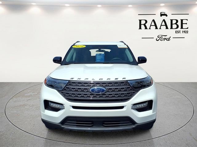 Certified 2024 Ford Explorer XLT w/ Equipment Group 202A AWD/4WD image 2