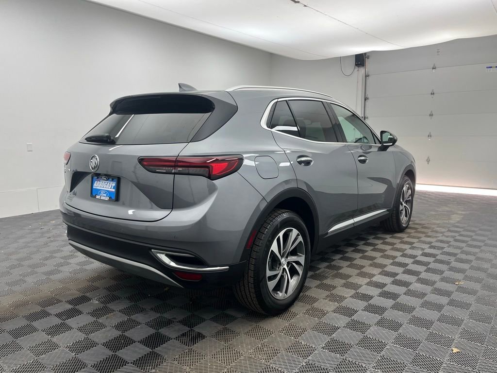 Used 2022 Buick Envision Essence w/ Safety Package image 3