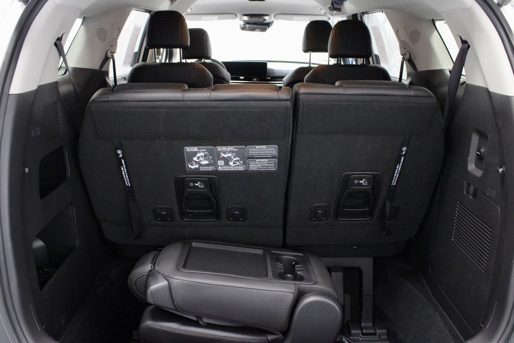 Used 2026 Kia Carnival EX FWD image 15