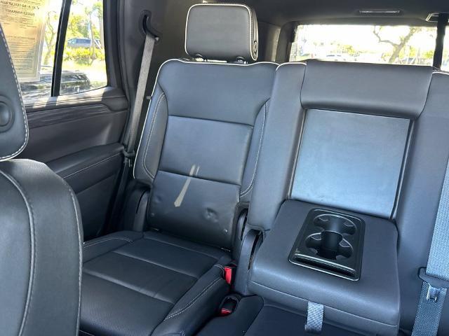 Used 2024 GMC Yukon SLT RWD image 13