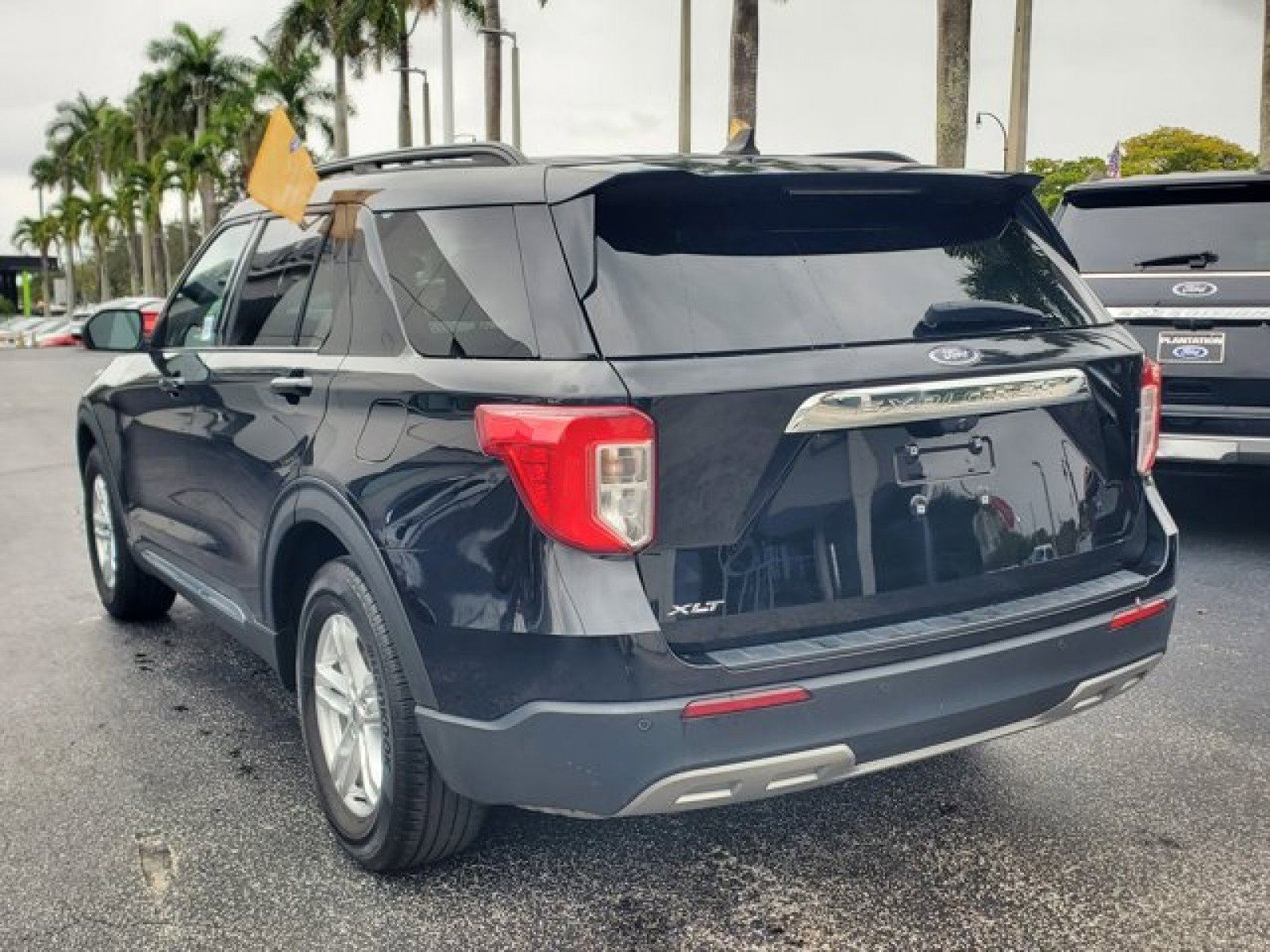 Certified 2022 Ford Explorer XLT w/ Equipment Group 202A image 5