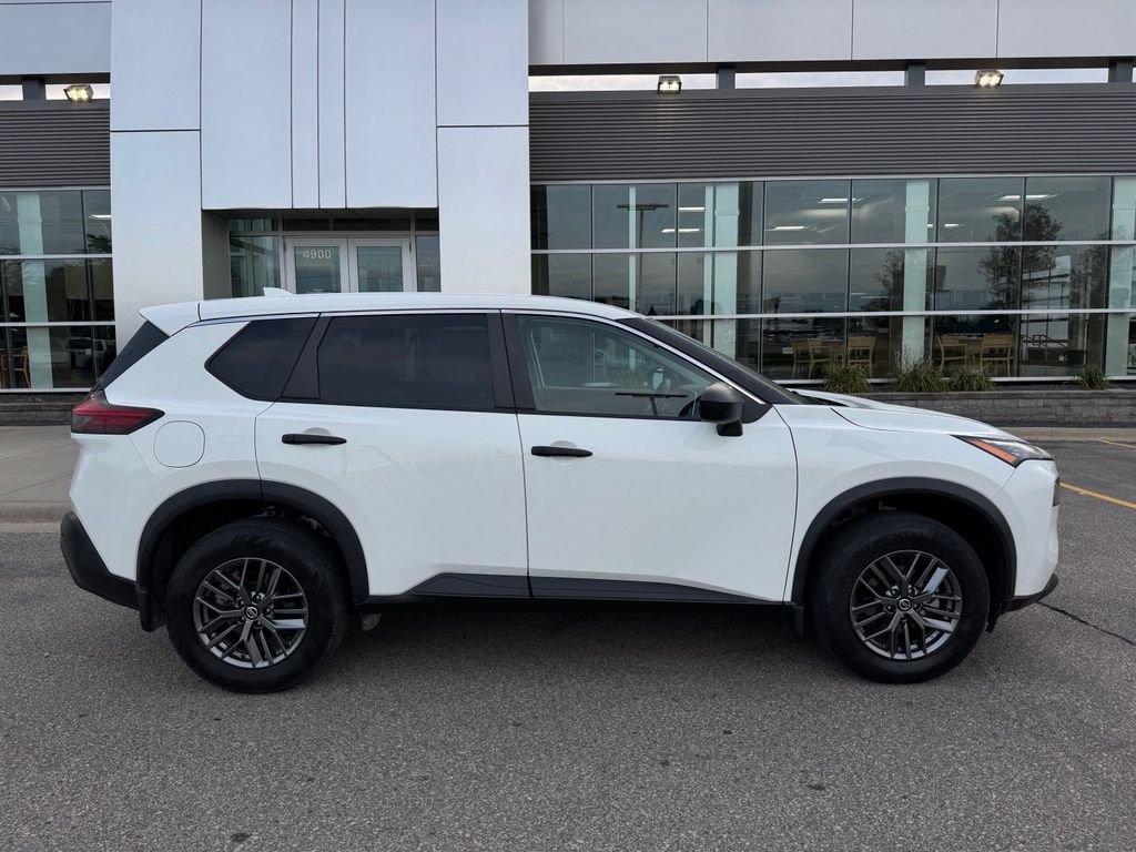 Used 2021 Nissan Rogue S AWD/4WD image 36