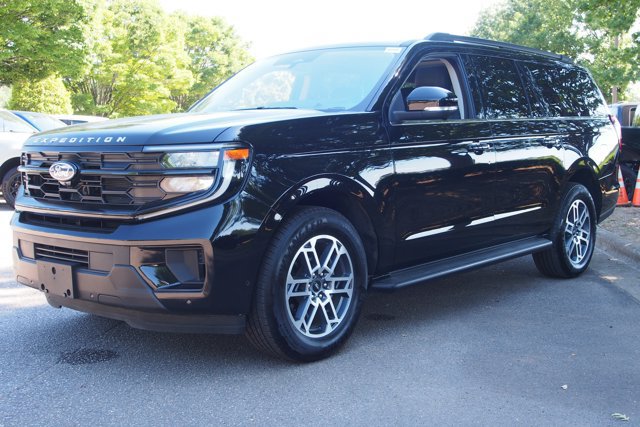 Certified 2025 Ford Expedition Max Active RWD image 3