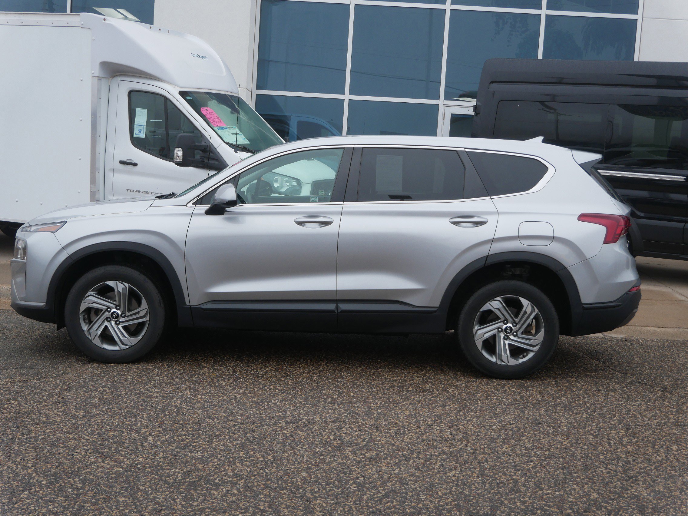 Used 2021 Hyundai Santa Fe SE image 2