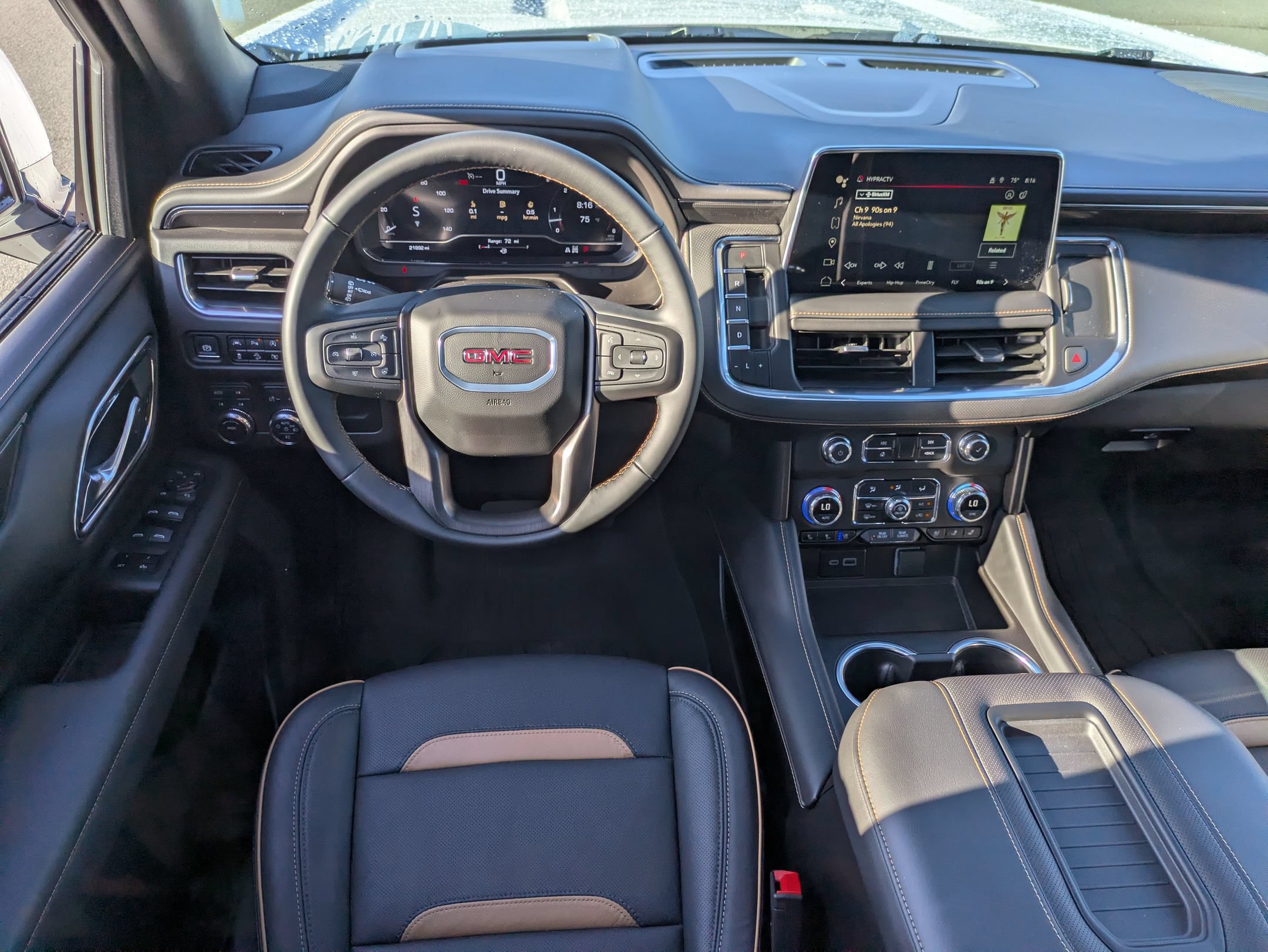 Used 2024 GMC Yukon AT4 w/ Technology Package AWD/4WD image 31