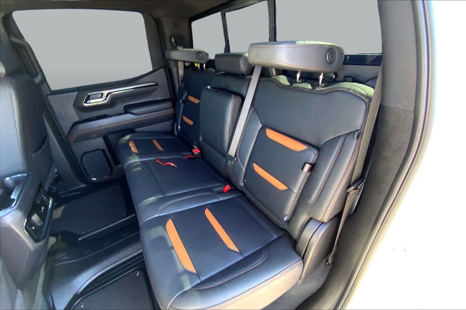 Used 2024 GMC Sierra 1500 AT4 w/ Technology Package AWD/4WD image 19