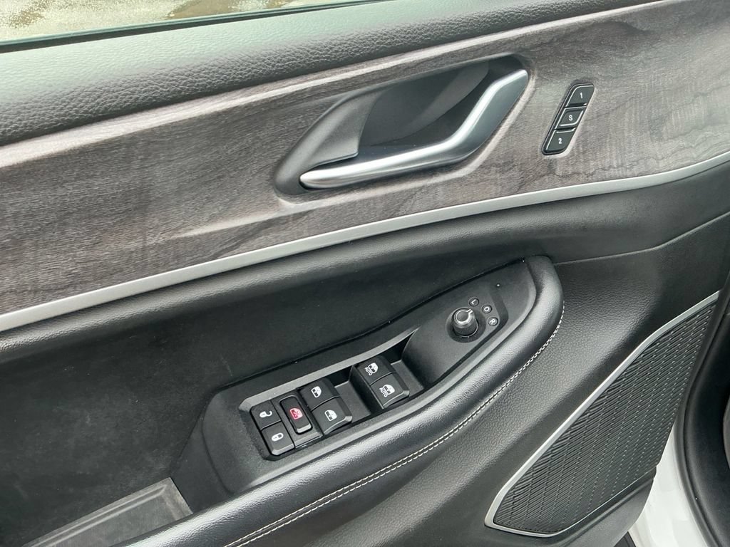Used 2021 Jeep Grand Cherokee L Limited AWD/4WD image 16