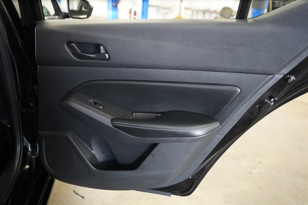 Used 2025 Nissan Altima 2.5 SV FWD image 18
