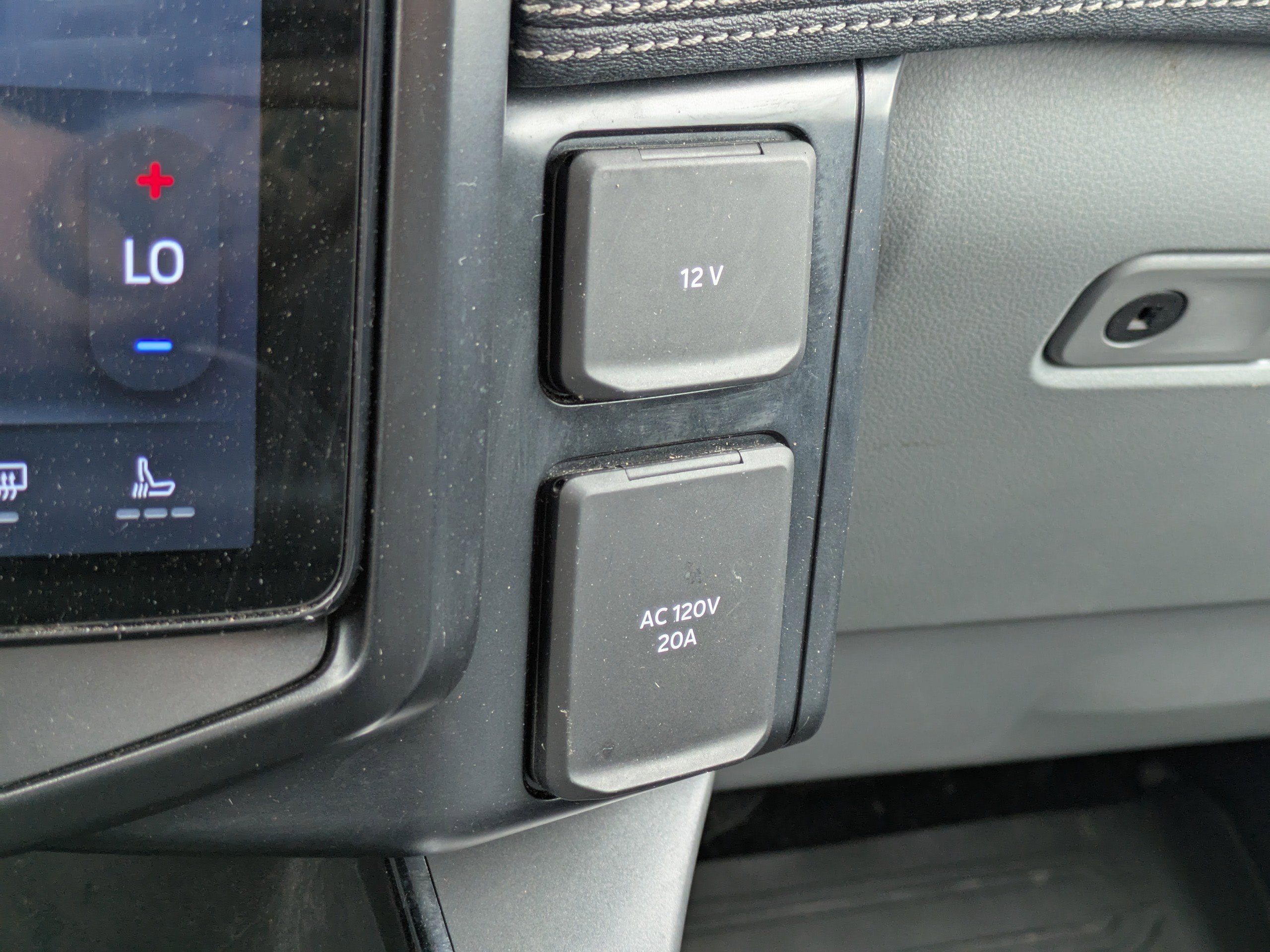 Certified 2025 Ford F150 Lightning Flash AWD/4WD image 30
