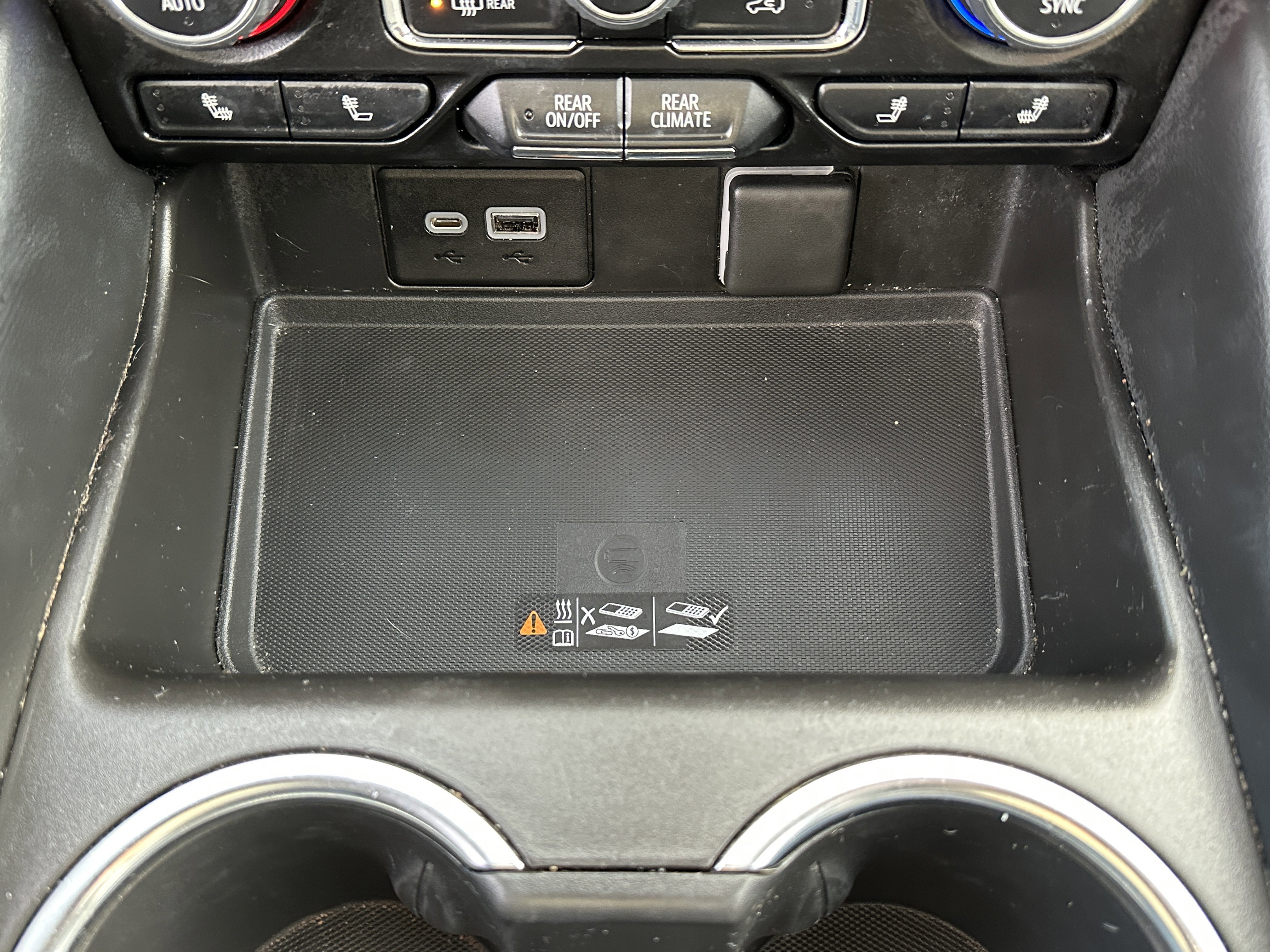 Used 2022 Chevrolet Suburban RST w/ Luxury Package image 26