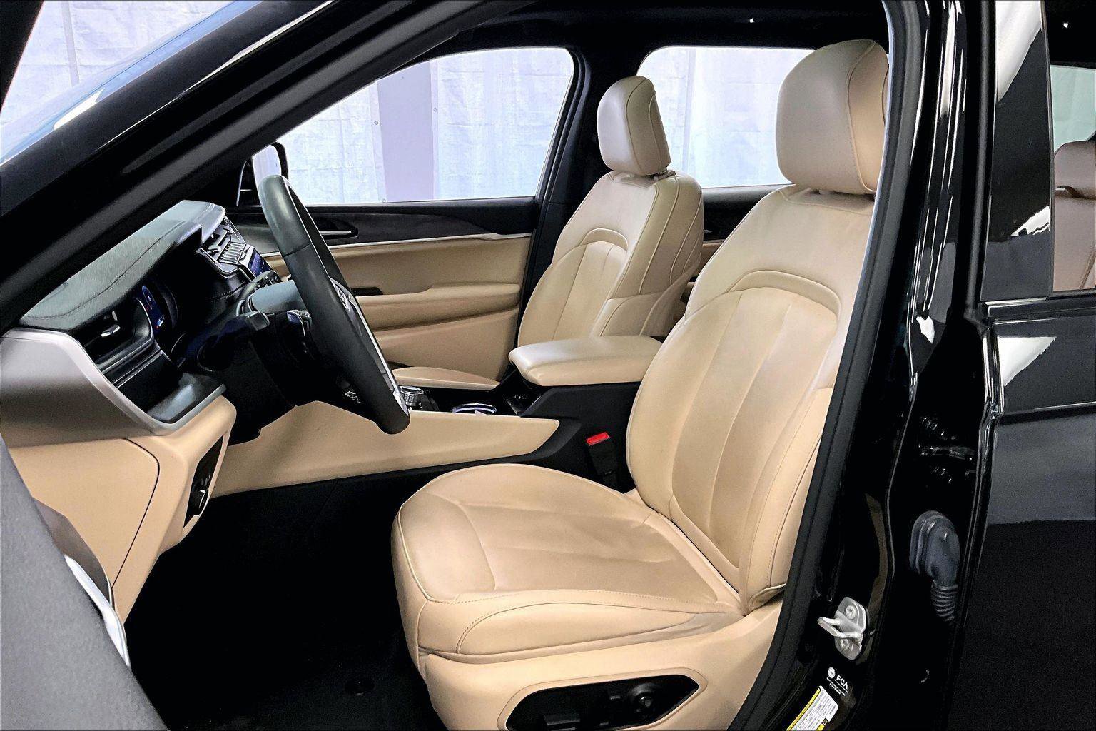 Used 2023 Jeep Grand Cherokee L Limited image 24