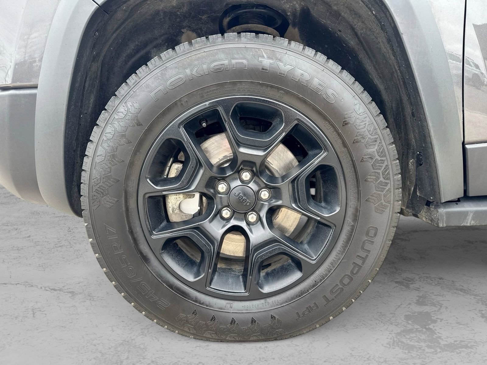 Used 2022 Jeep Cherokee Trailhawk w/ Trailhawk Elite Value Package image 14