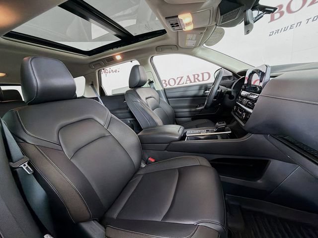 Used 2024 Nissan Pathfinder SL w/ SL Premium Package FWD image 35