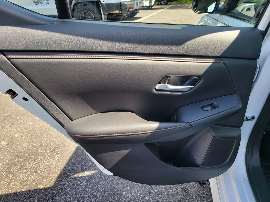 Used 2025 Nissan Sentra SR FWD image 9