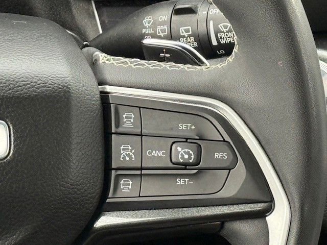 Used 2023 Jeep Grand Cherokee Altitude AWD/4WD image 28