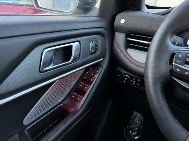 Certified 2025 Ford Explorer ST image 34