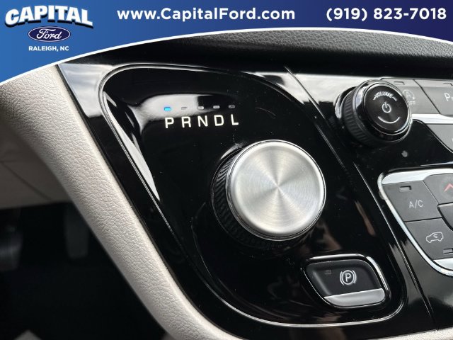 Used 2025 Chrysler Pacifica Select FWD image 29