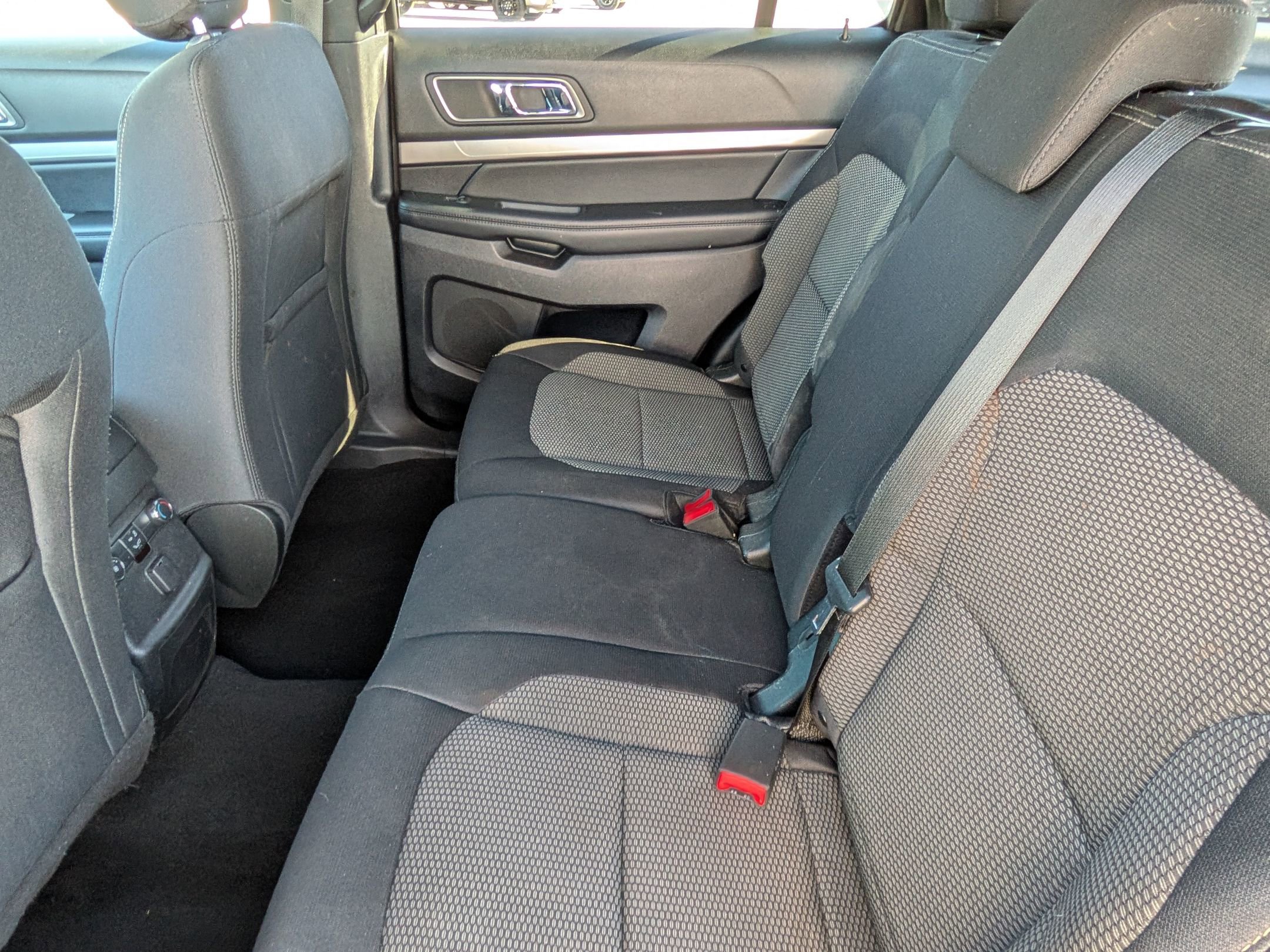 Certified 2019 Ford Explorer XLT w/ Equipment Group 201A image 29