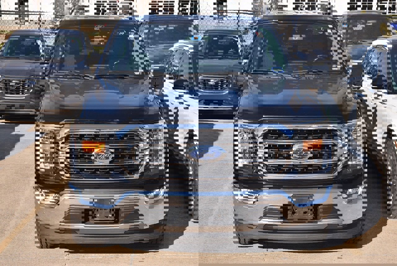 Certified 2021 Ford F150 XLT w/ Equipment Group 302A High image 8