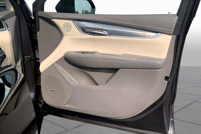 Used 2018 Cadillac XT5 Luxury w/ Driver Awareness Package AWD/4WD image 23