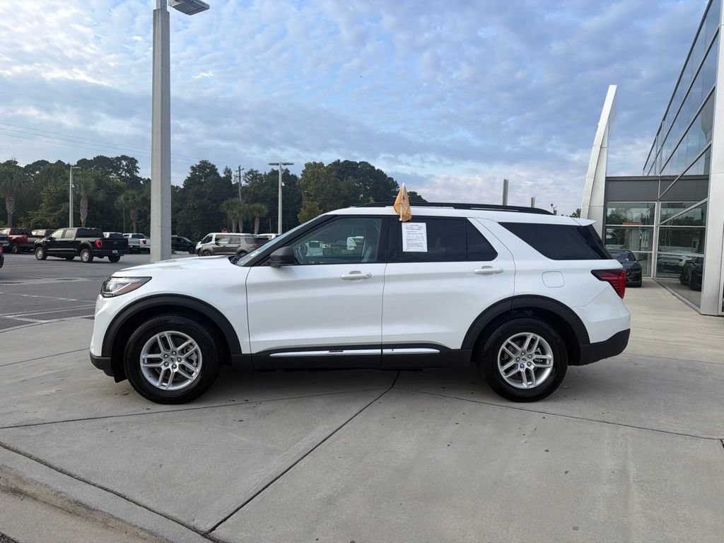 Certified 2025 Ford Explorer Active w/ Active Comfort Package RWD image 5