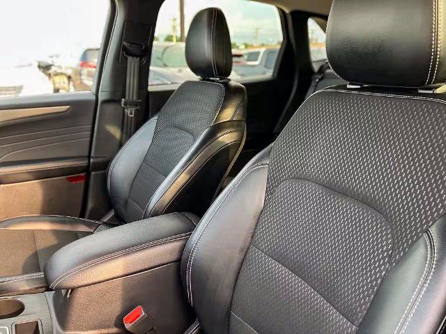 Certified 2025 Ford Escape SE FWD image 18