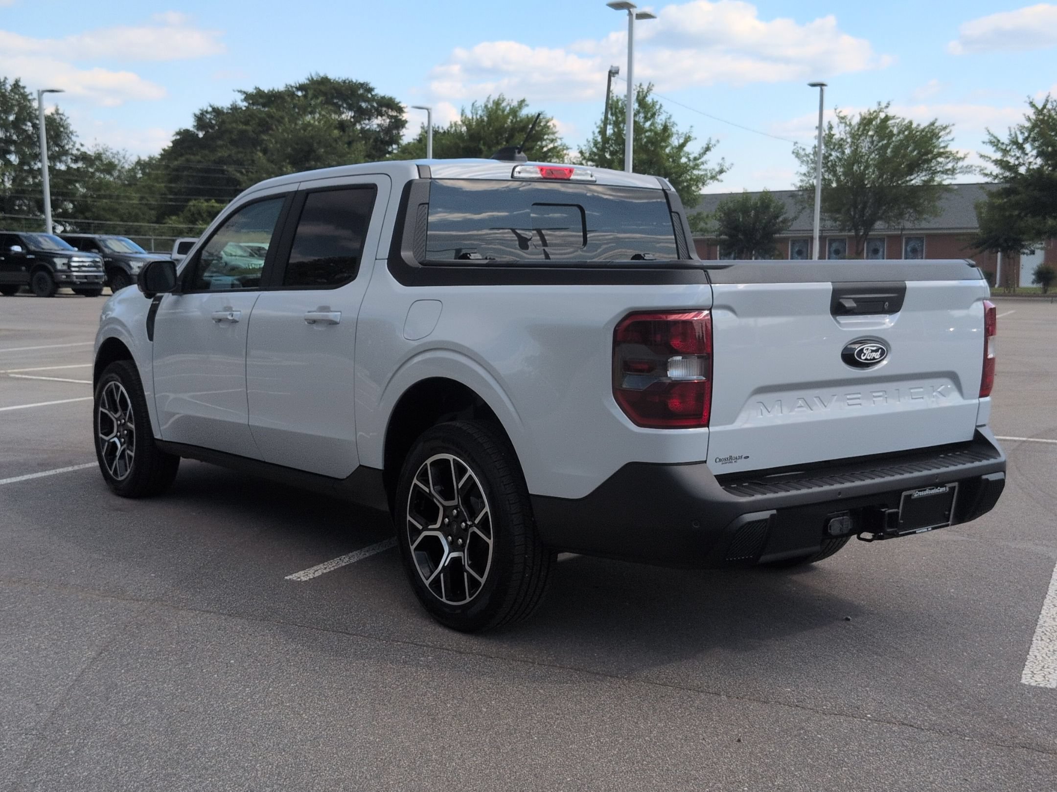 Certified 2025 Ford Maverick Lariat w/ 4K Tow Package AWD/4WD image 6