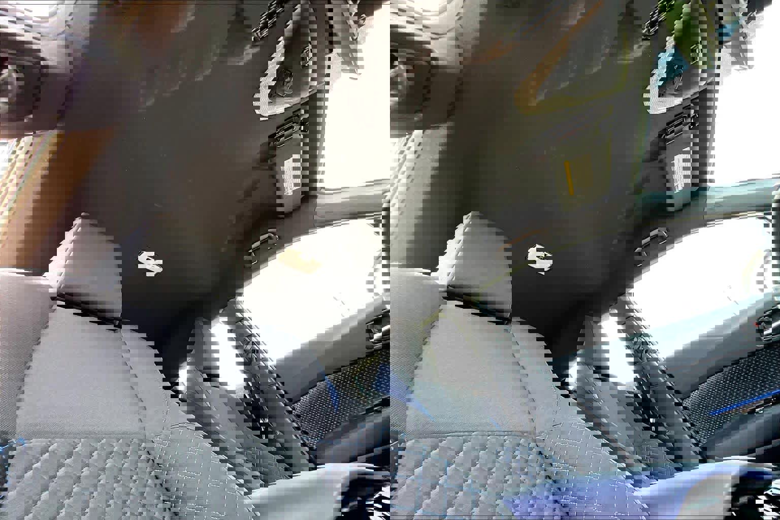 Used 2022 Toyota C-HR XLE image 13