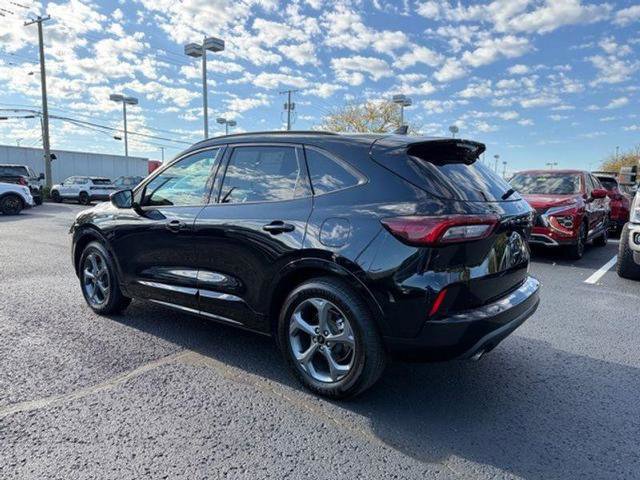 Certified 2024 Ford Escape ST-Line image 2