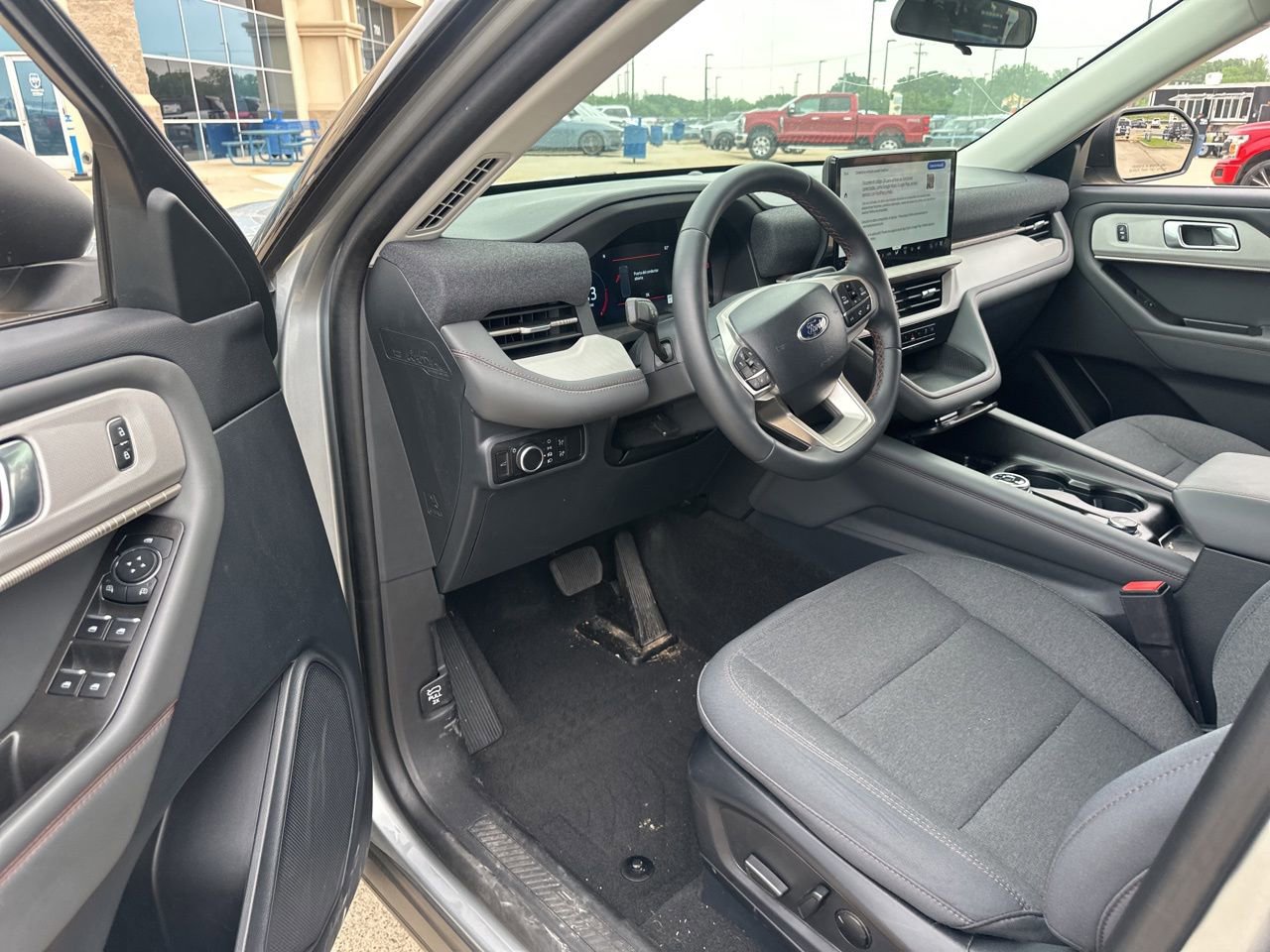Certified 2025 Ford Explorer Active RWD image 9