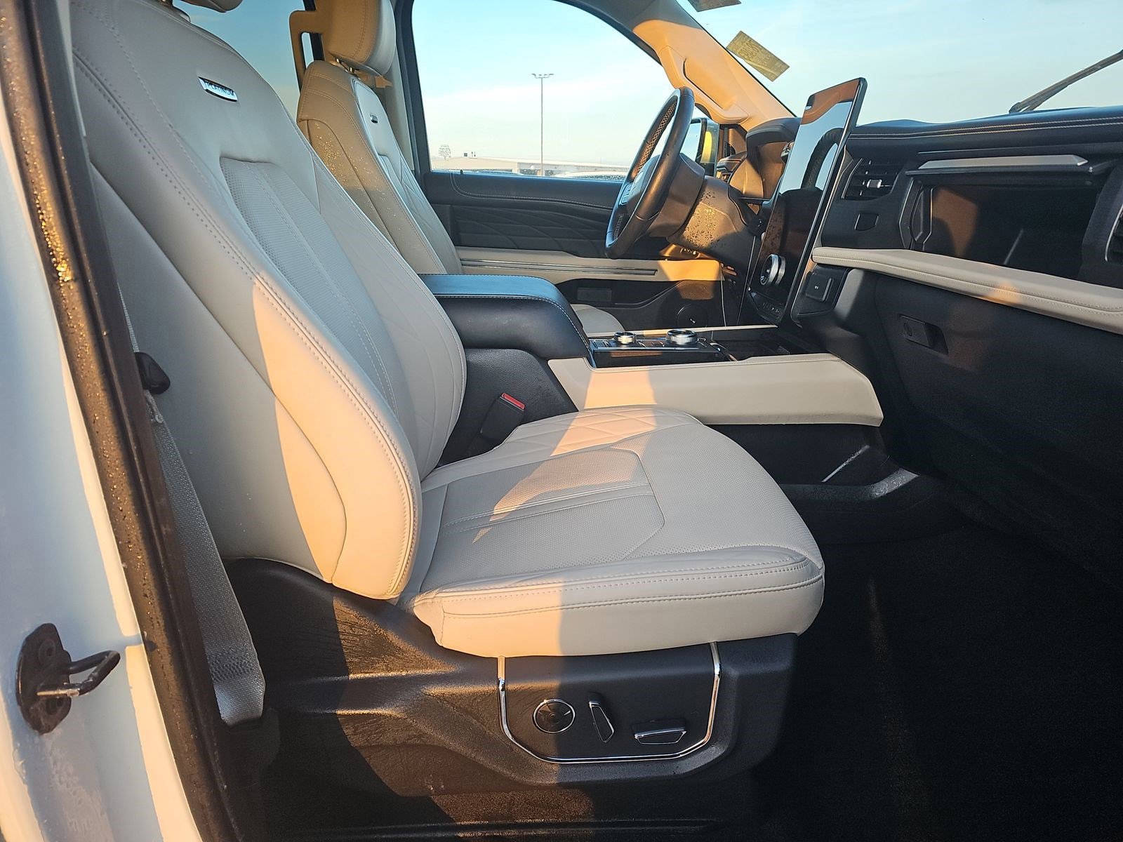 Certified 2024 Ford Expedition Max Platinum image 14