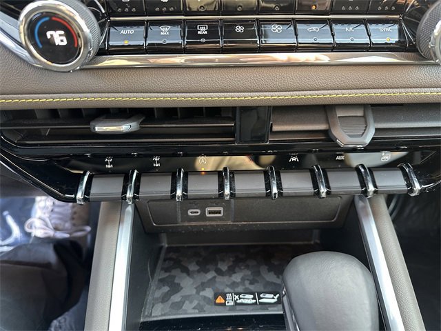 Used 2024 Chevrolet Colorado ZR2 w/ ZR2 Bison Edition image 24