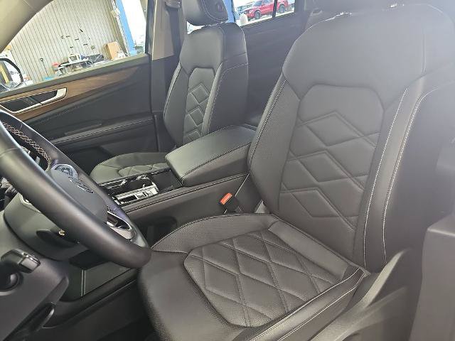 Used 2025 Volkswagen Atlas SE FWD image 15