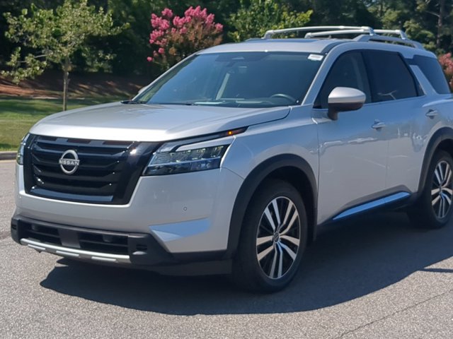Used 2024 Nissan Pathfinder Platinum AWD/4WD image 8