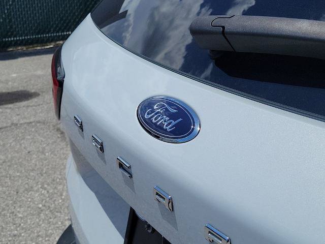 Certified 2025 Ford Escape SE w/ PHEV Premium Package FWD image 9
