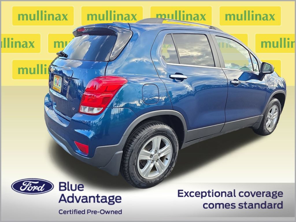 Used 2020 Chevrolet Trax LT w/ LT Convenience Package AWD/4WD image 3