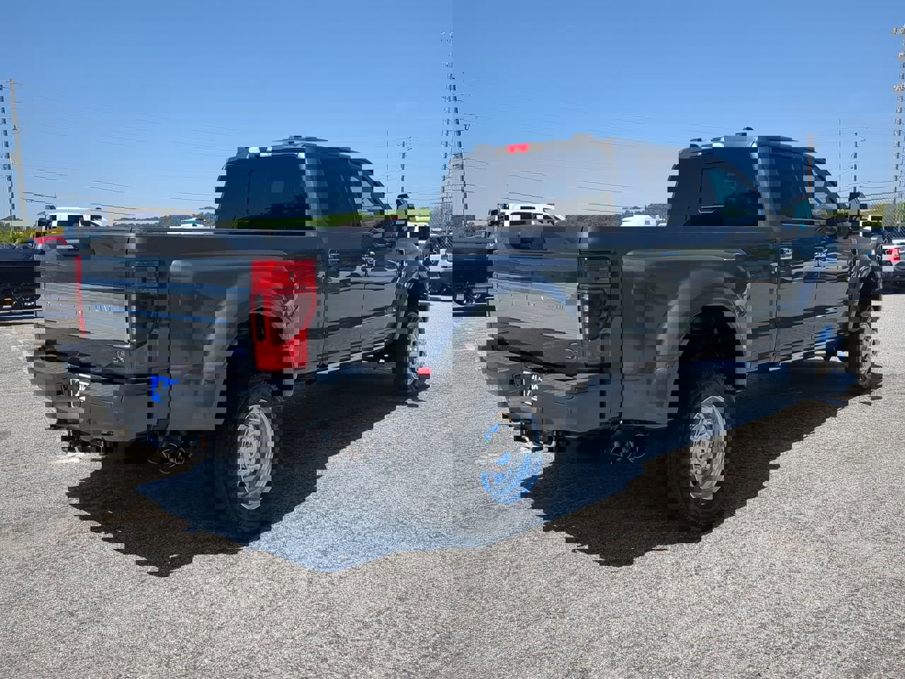 Certified 2020 Ford F450 Platinum w/ FX4 Off-Road Package image 4