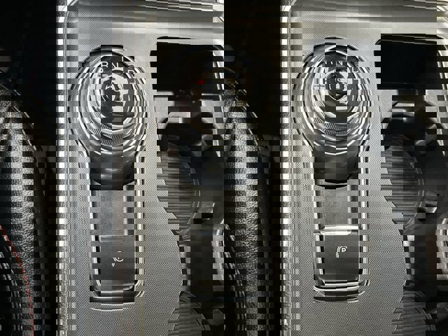 Certified 2022 Ford Edge ST-Line w/ Class II Trailer Tow Package image 30