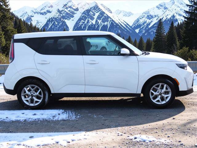 Used 2024 Kia Soul LX w/ Option Group 015 image 2