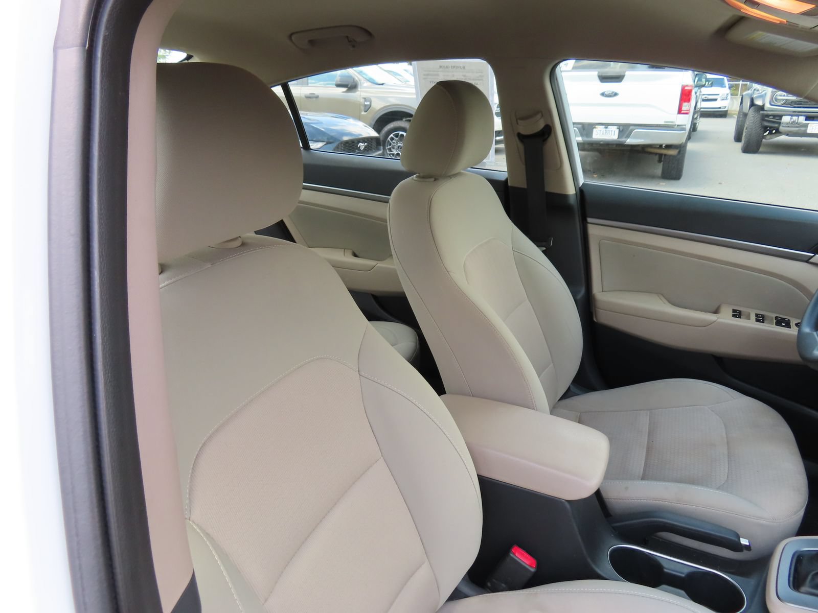 Used 2017 Hyundai Elantra SE FWD image 29