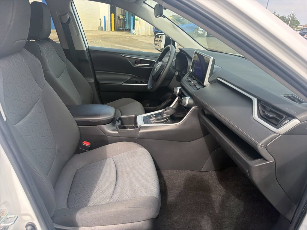 Used 2023 Toyota RAV4 XLE AWD/4WD image 35