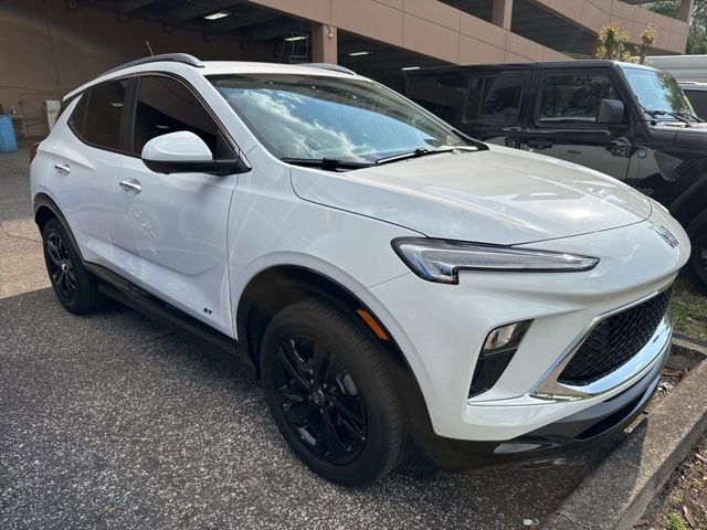 Used 2025 Buick Encore GX Sport Touring w/ Advanced Technology Package image 5