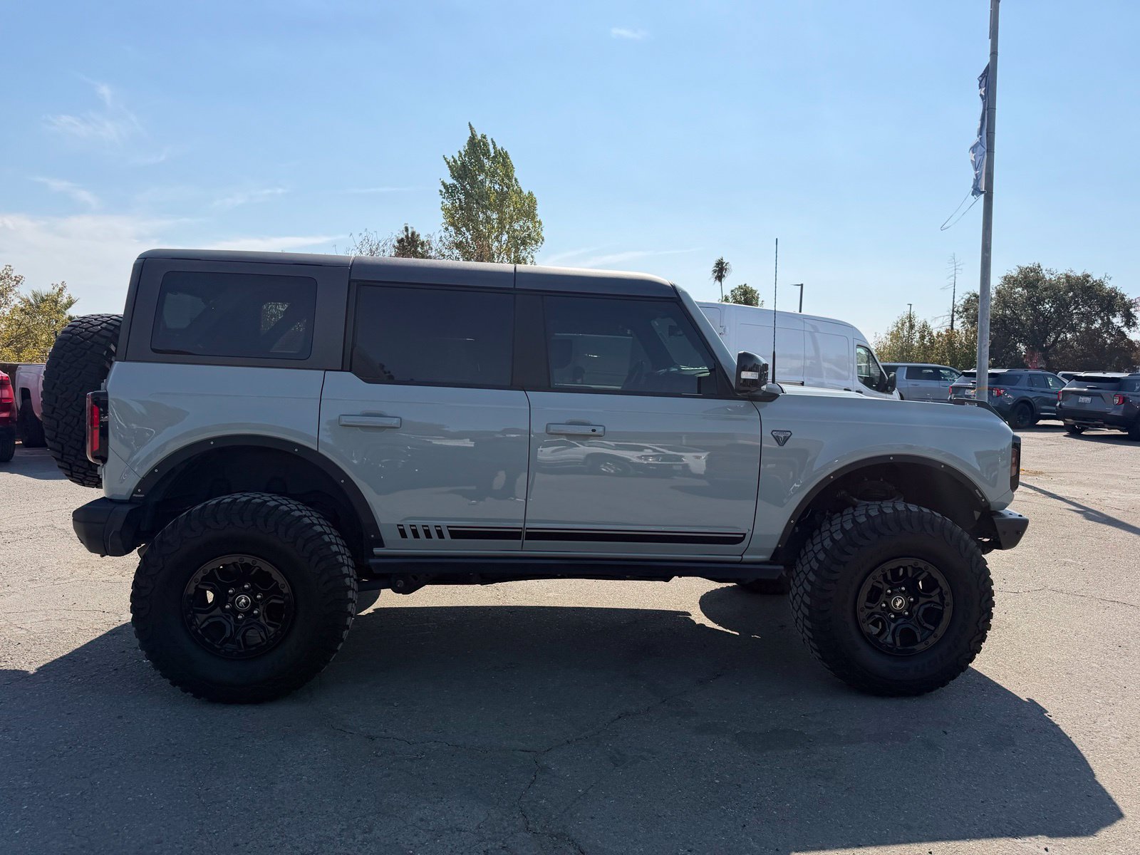 Certified 2021 Ford Bronco First Edition AWD/4WD image 6
