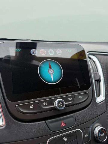 Used 2018 Chevrolet Malibu LT image 11