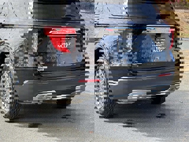 Certified 2024 Ford Explorer XLT w/ Equipment Group 202A image 4