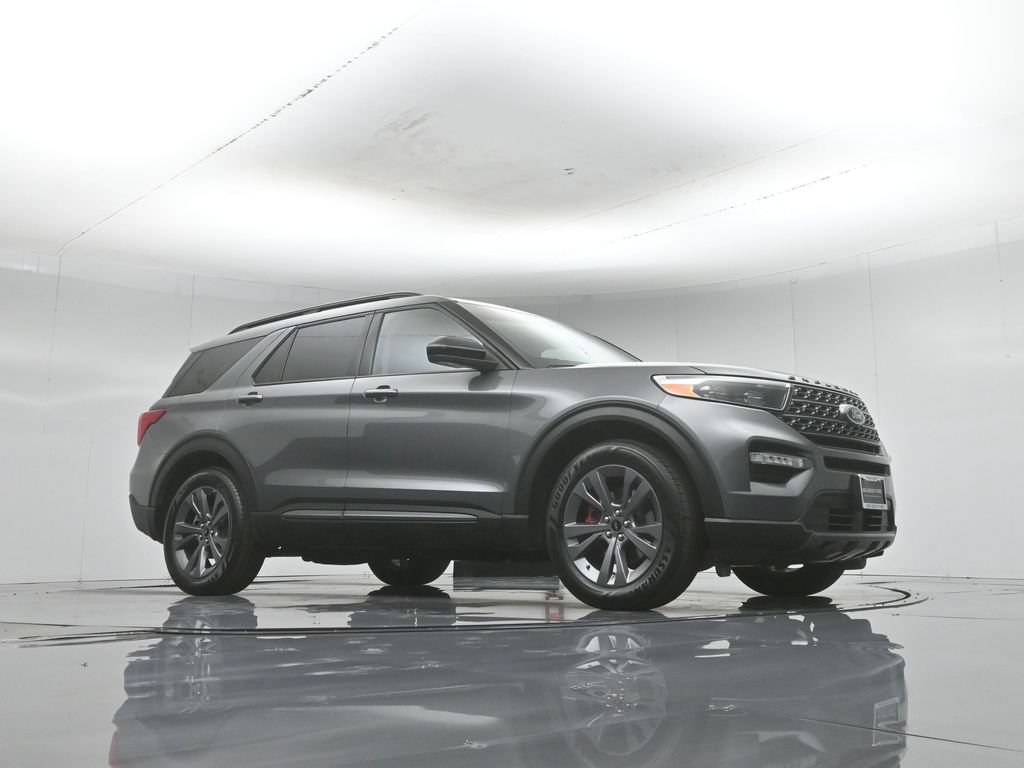 Certified 2023 Ford Explorer XLT w/ Equipment Group 202A RWD image 4