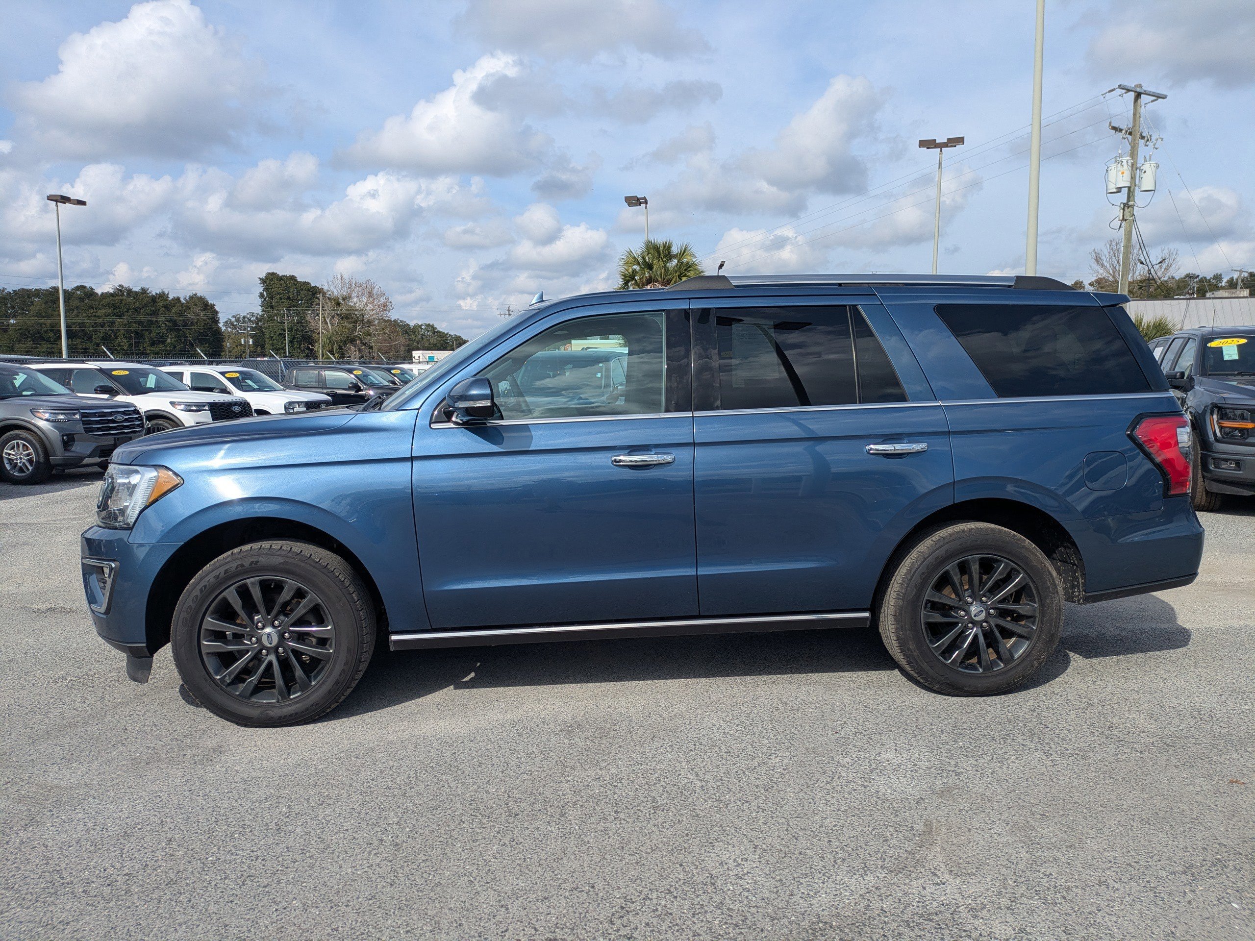 Certified 2020 Ford Expedition Limited image 2