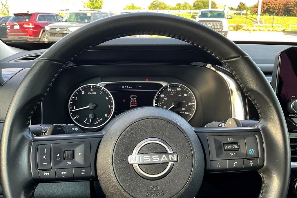 Used 2025 Nissan Pathfinder SV FWD image 13