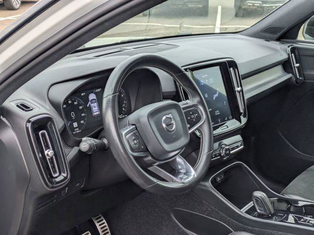 Used 2019 Volvo XC40 T5 R-Design AWD/4WD image 13